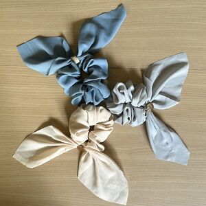 Express Bow Scrunchie Set